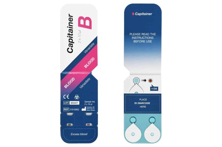 Inside and outside of the Capitainer®B Vanadate card. Enables accurate PEth analysis.